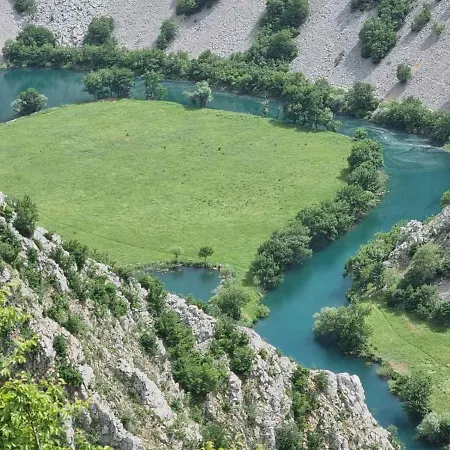 Dolovi אתר קמפינג אוברובץ