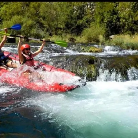 Dolovi אתר קמפינג