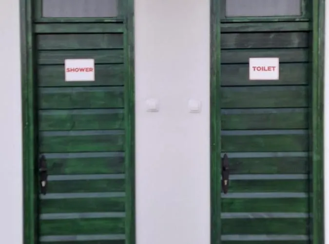 Dolovi Кемпинг Обровац